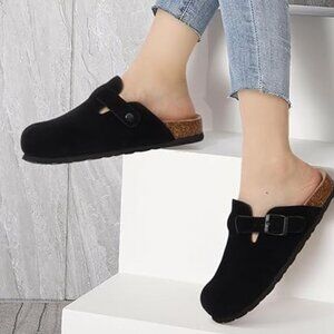 Women's Vegan Suede Clogs Mules Potato Shoes~Sz 9.5. NWOB.
